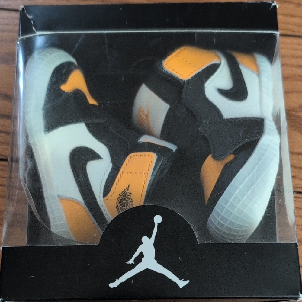 Jordan 1 Crib Bootie Black And Yellow 3c